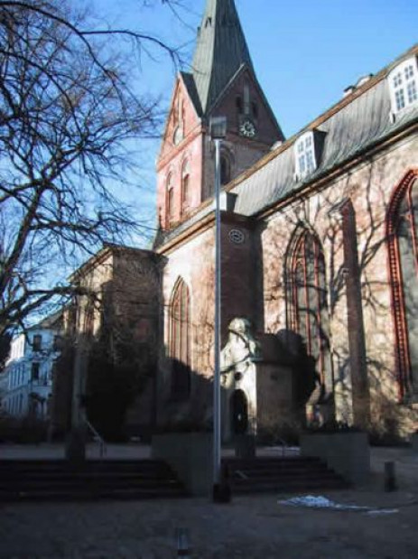 Zijaanzicht van de St. Marienkirche