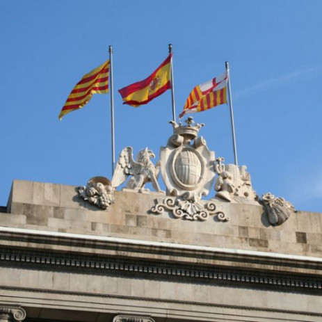 Vlaggen bij het Plaça Sant Jaume
