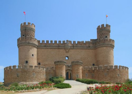 Vooraanzicht van het Castillo de los Mendoza