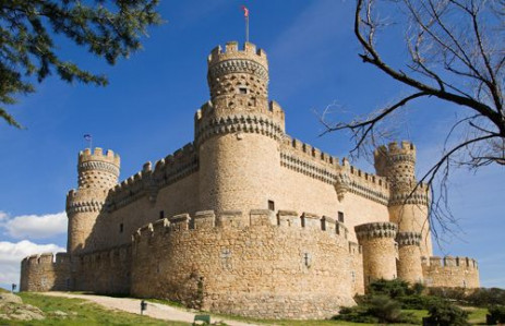 Zijaanzicht van het Castillo de los Mendoza