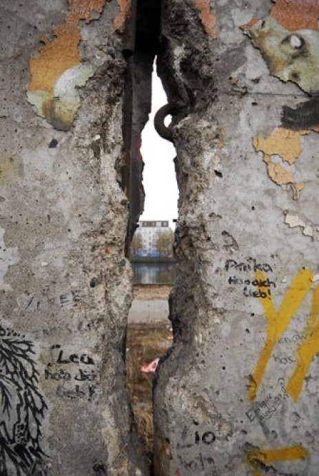 Spleet in de Berlijnse Muur