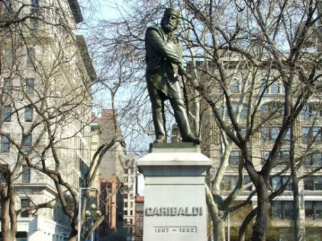 Standbeeld in het Washington Square Park