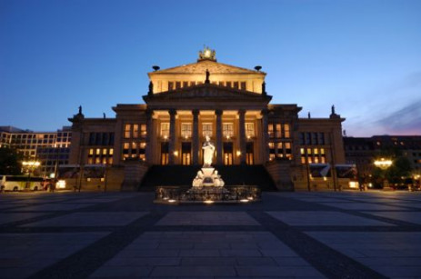 Nachtbeeld van het Konzerthaus