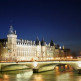 Nachtbeeld van de Conciergerie
