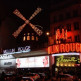De Moulin Rouge bij nacht